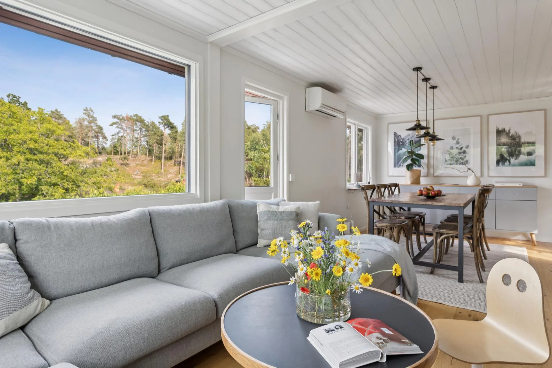 Välrenoverat med högt och fint läge i idylliska kvarter