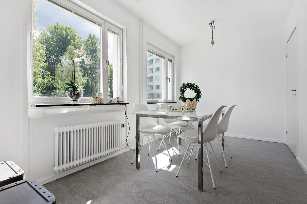 Fräsch och bra planerad fyra med inglasad balkong