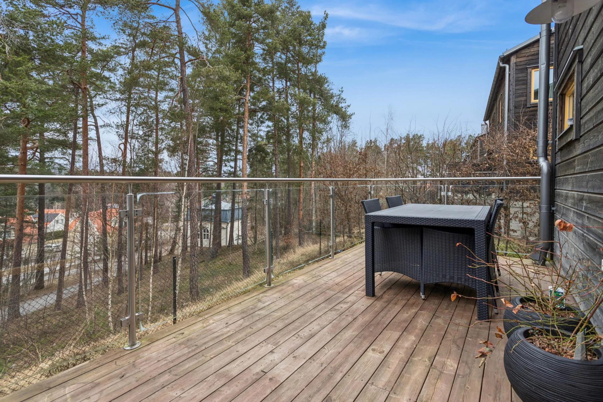 Tilltalande bostadsrättsparhus i lummiga kvarter med flexibel planlösning
