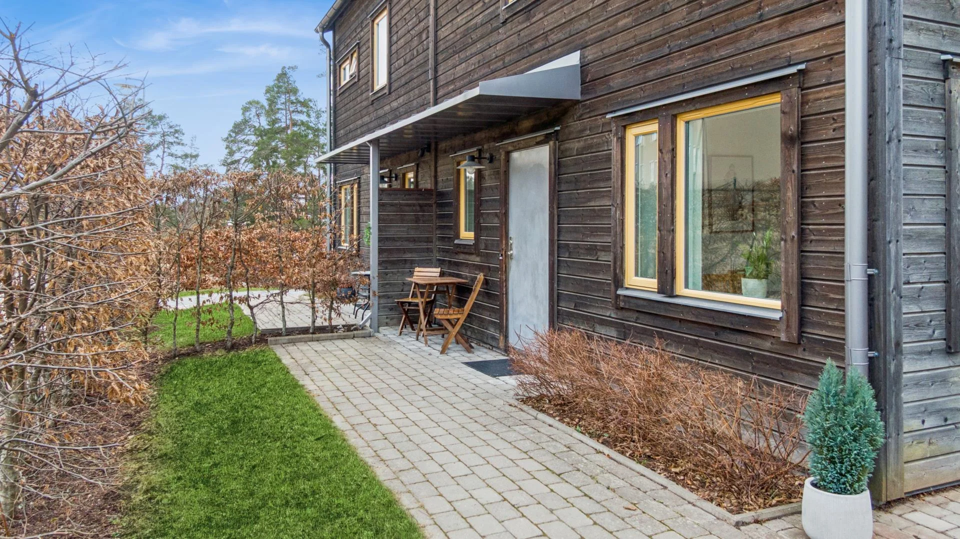 Tilltalande bostadsrättsparhus i lummiga kvarter med flexibel planlösning