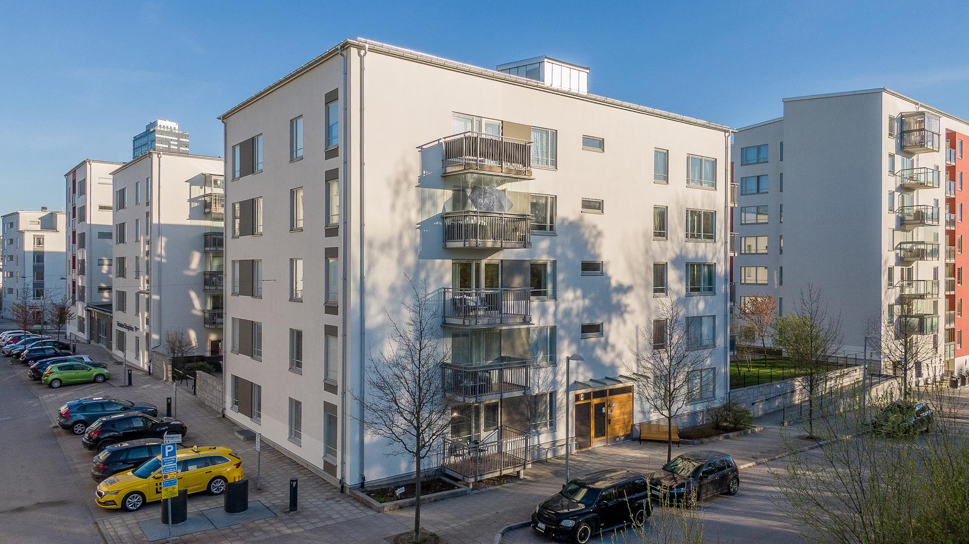 Modern 4:a med öppen planlösning och stor solig uteplats