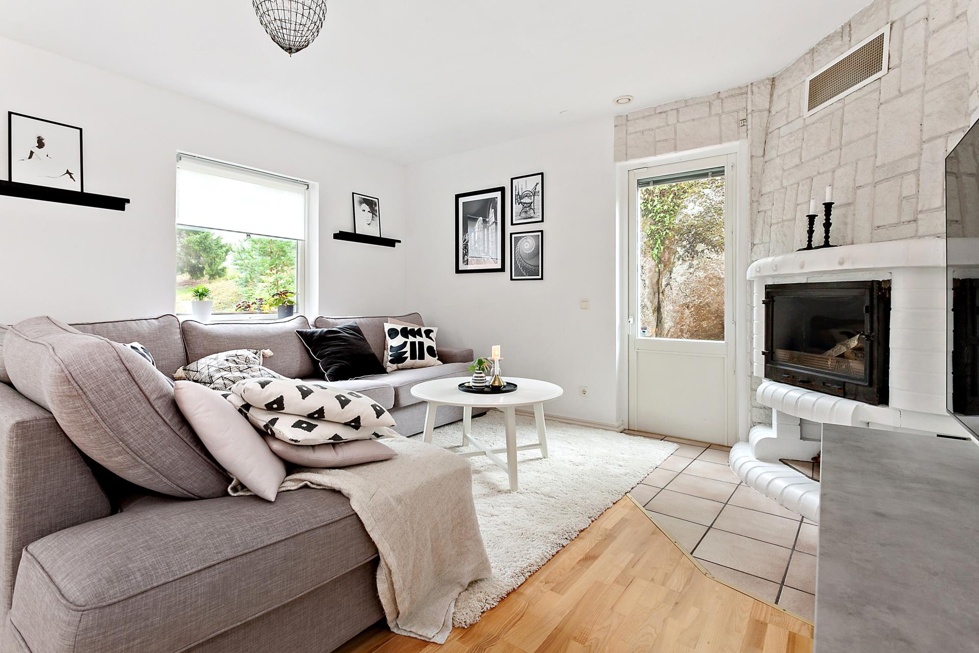 Familjevilla om totalt 255 m² med inredd vind och rejäl altan i populärt område