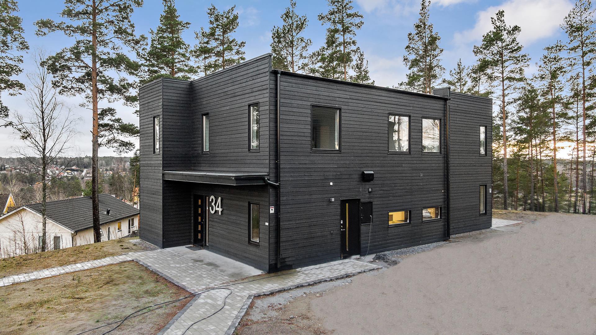 Nyproducerad och högt belägen familjevilla om 203 m² i populära kvarter