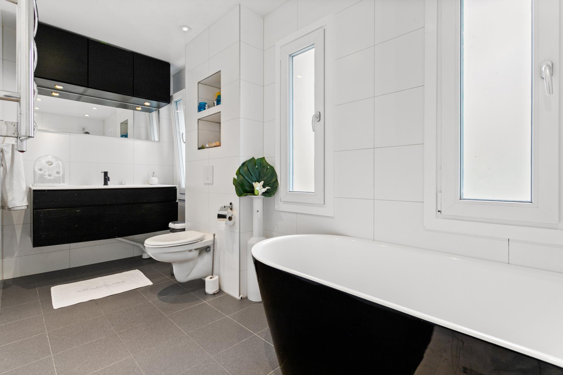 Stor välrenoverad villa om totalt 225 m² längst in på lugn återvändsgata