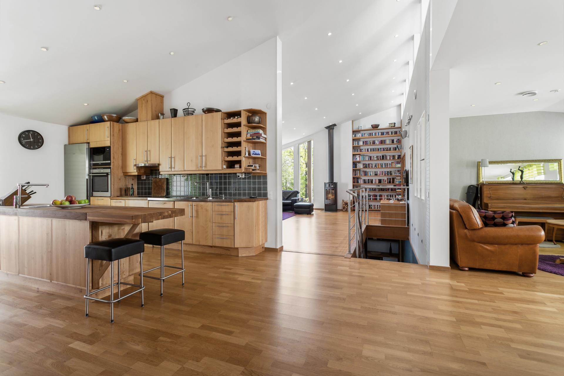 Stor exklusiv villa i Stora Mellansjö med bergvärme, dubbelgarage och solceller