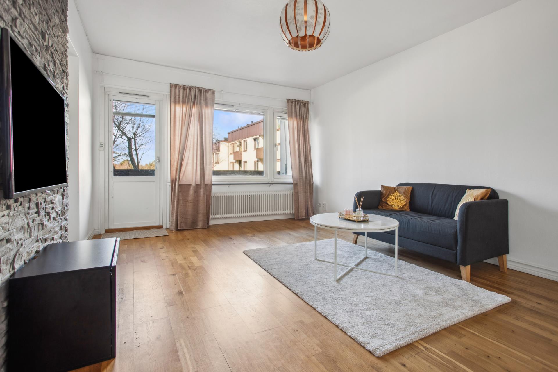 Rymlig och välplanerad tvåa i bra skick nära badplats och förening med god ekonomi