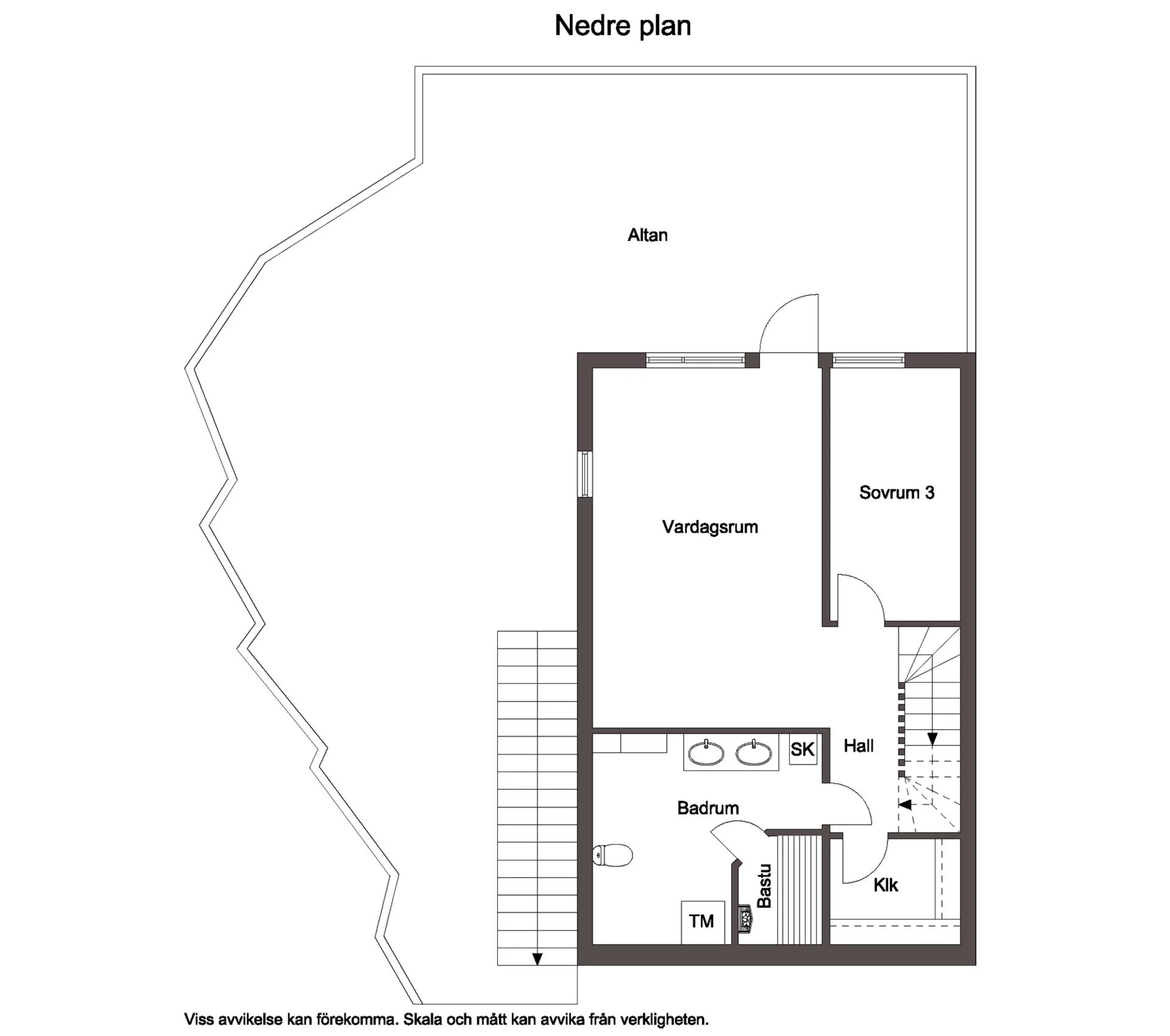 Välrenoverat gavelradhus med stor altan och nära kommunikationer