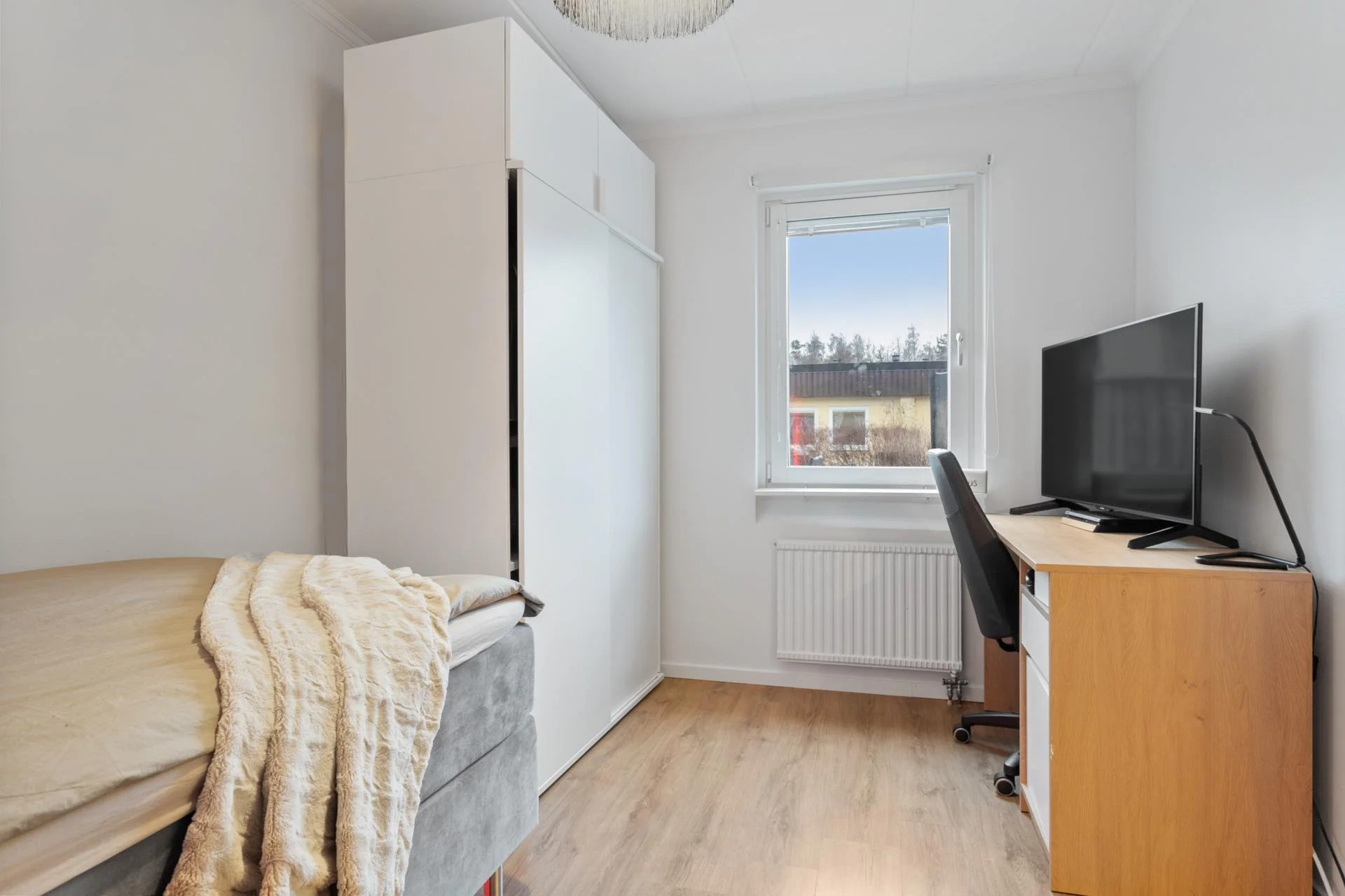 Fräscht radhus med två stora uteplatser och helkaklade badrum