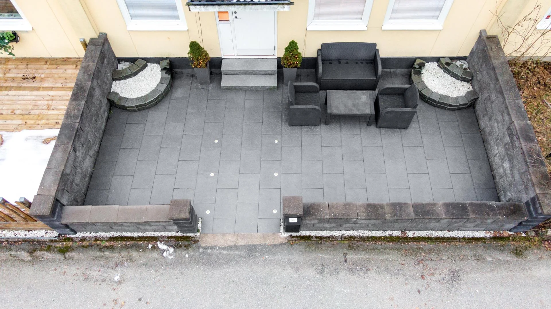 Fräscht radhus med två stora uteplatser och helkaklade badrum