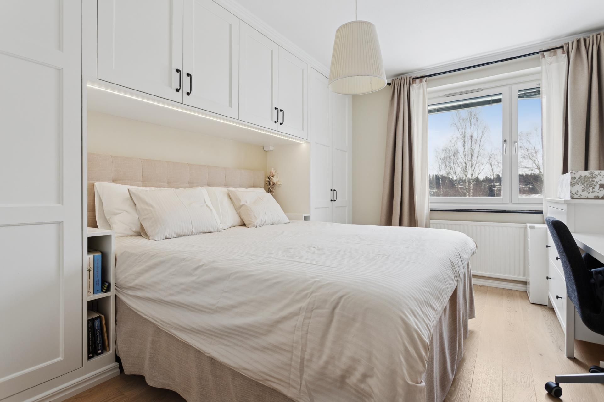 Välplanerad minitrea i bra skick med sjöutsikt och bra förvaring