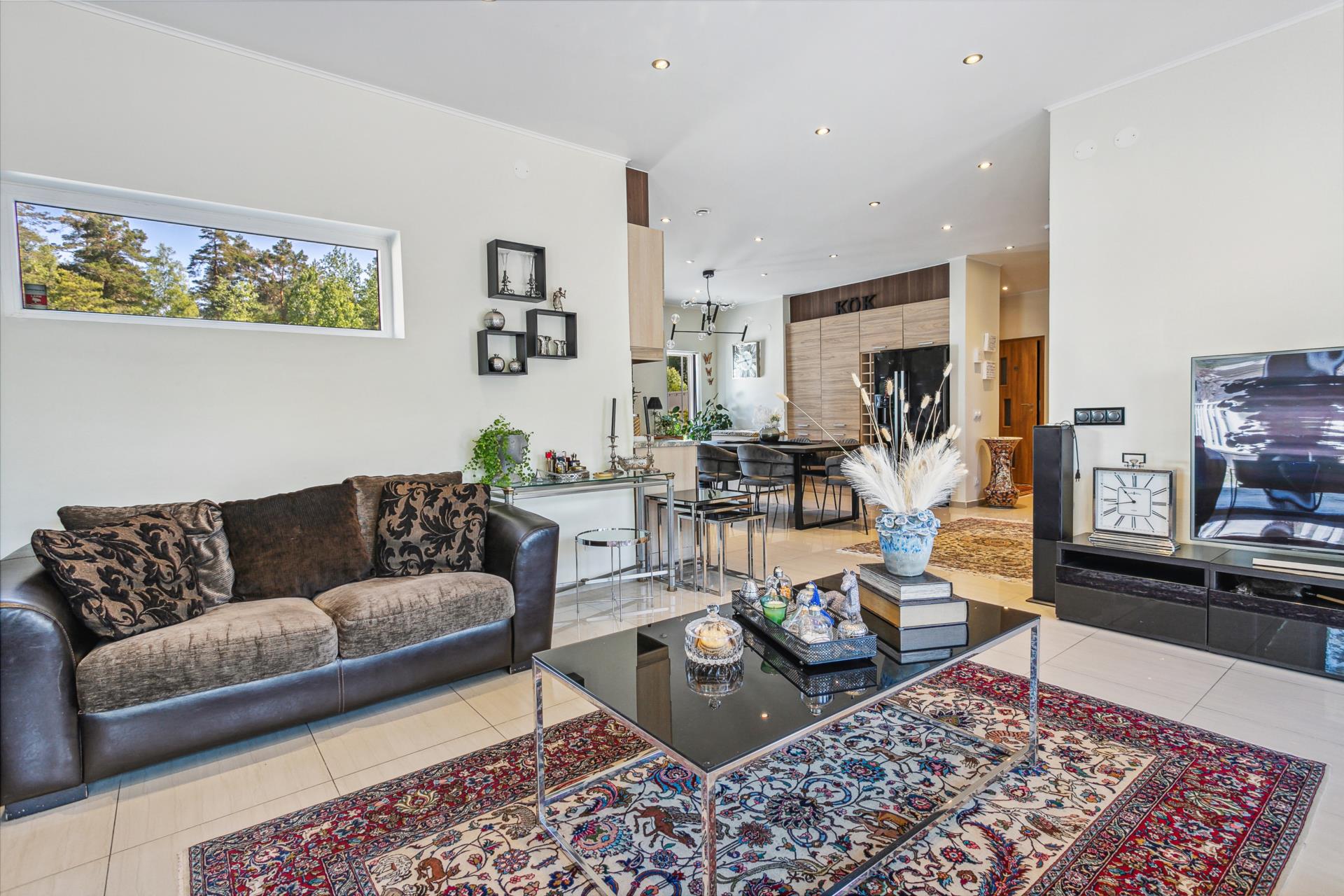 Påkostad villa med fina materialval och bra planlösning
