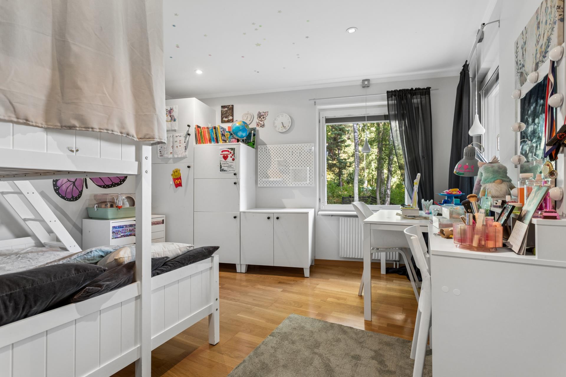 Fint renoverad fyra i lågt belånad förening med inglasad balkong